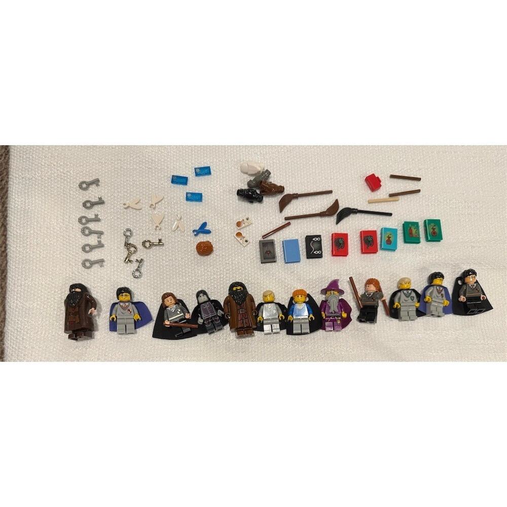 LEGO Harry Potter Minifigure Lot w/ Accessories 12 Figures Hagrid Harry - Picture 1 of 6